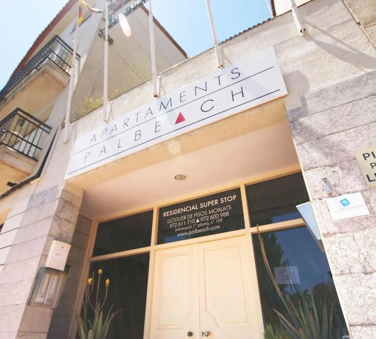 Residencial Super Stop Palafrugellアパートメント パラフルジェイ